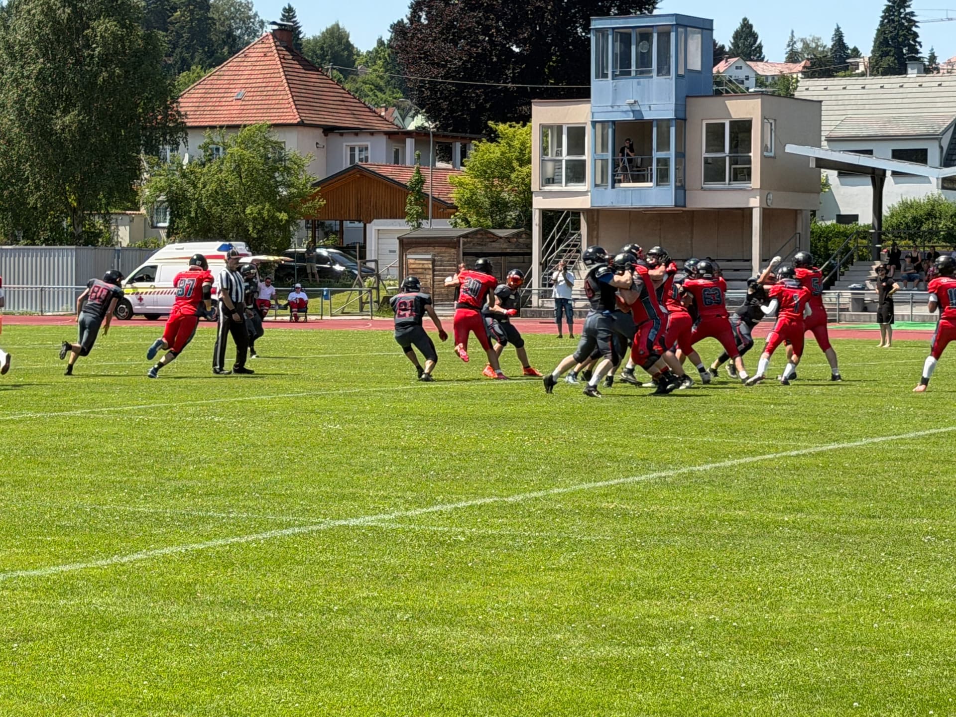 Silverbacks kämpfen bei knapp 35 Grad bis an die Belastungsgrenze